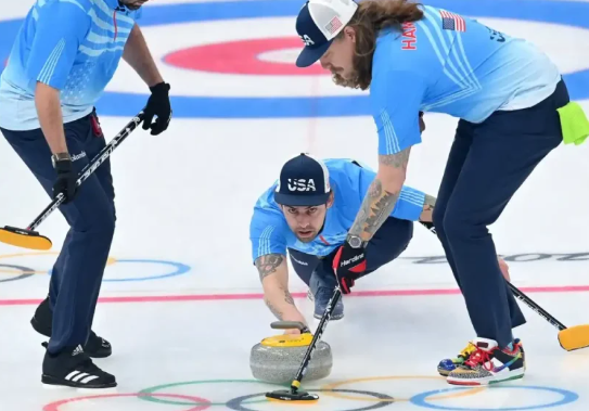 sejarah-curling-dari-lapangan-es-tradisional-ke-olimpiade