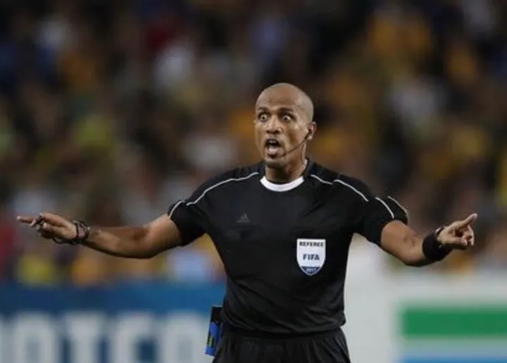 Kontroversi Wasit dalam Laga Sepak Bola Paling Krusial